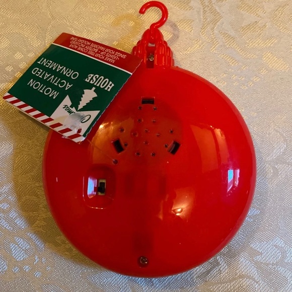 Set of 4 - Motion Activated Christmas Ornaments. - Picture 3 of 8